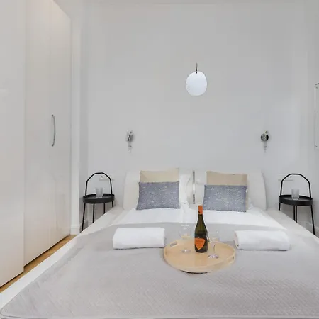 Apartment Stylish Parkowa In By Renters *
