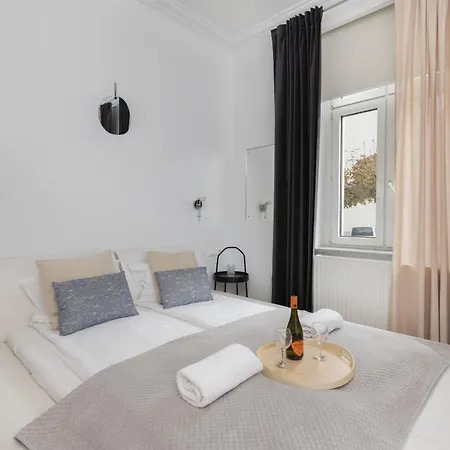 Stylish Parkowa In By Renters *